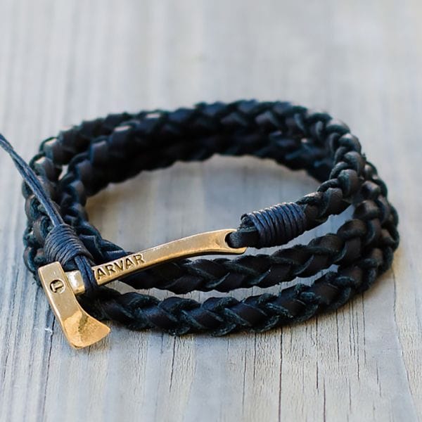 Черный плетеный браслет с топором из кожи Varvar Woodsman Round Black, купить в интернет-магазине Brutalbeard